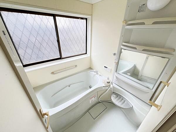 お風呂でほっとひといき。1日の疲れを癒しましょう。