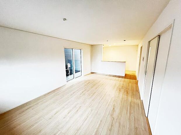 リビングダイニングになります。ご家族そろっての素敵な空間になりそうですね。