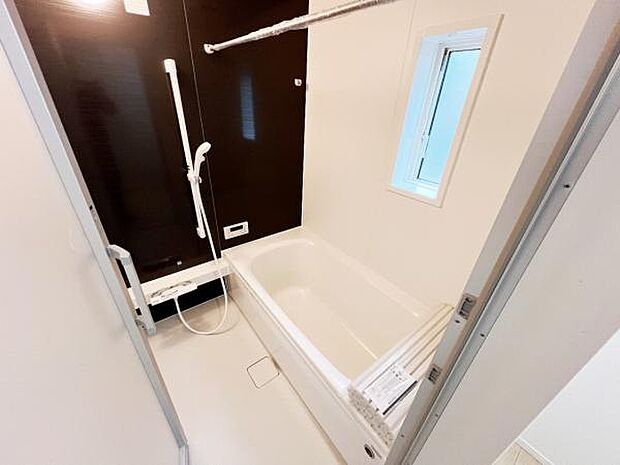 お風呂でほっとひといき。1日の疲れを癒しましょう。