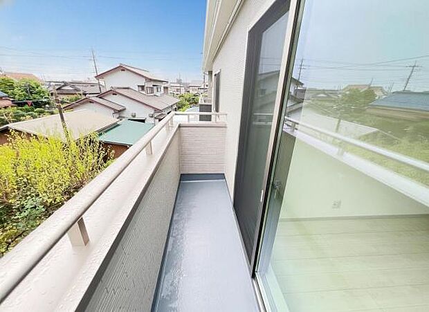 お洗濯ものを気持ち良く太陽の光で干せるのが嬉しいですね。