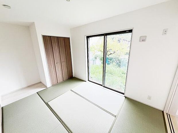 和室スペースです。畳のお部屋は寛げる空間ですね。