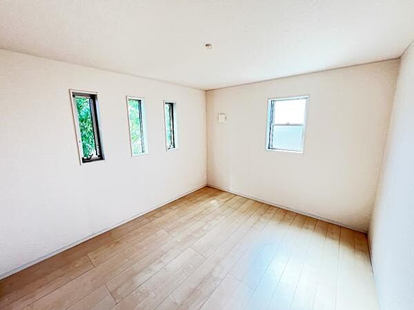 子供部屋にもちょうど良い大きさのお部屋です。