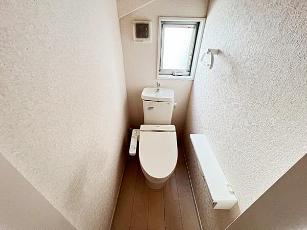 ほっと安らげるトイレ空間です。