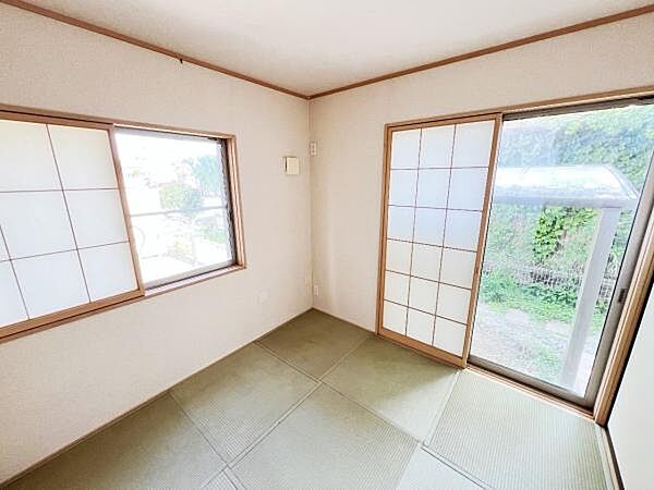 和室スペースです。畳のお部屋は寛げる空間ですね。