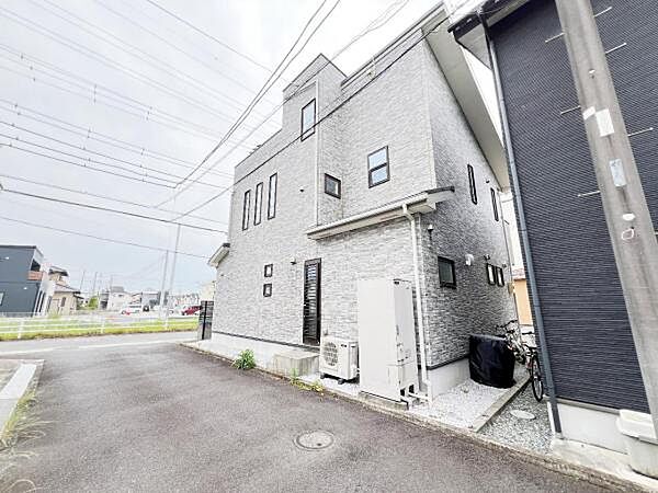 フレーミングモノコック工法で造られた耐震性の高いお住まいです。