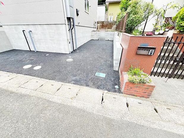 セカンドカーにも便利な駐車2台可能です。