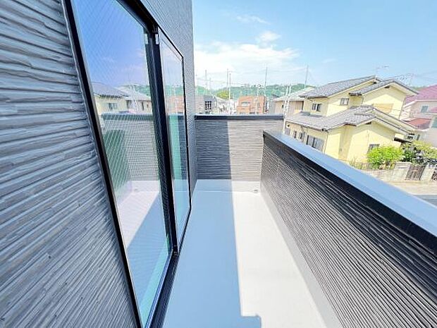お洗濯ものを気持ち良く太陽の光で干せるのが嬉しいですね。