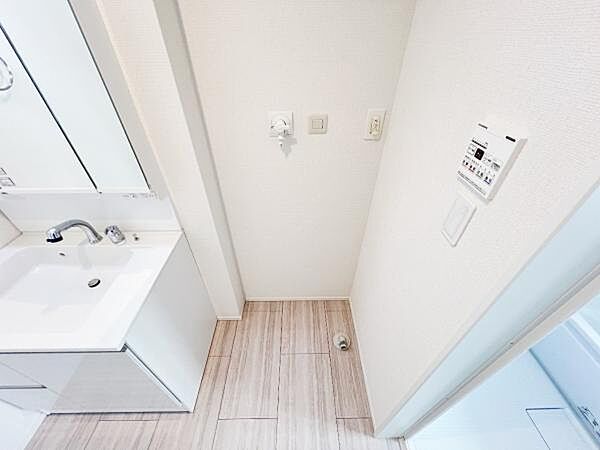 お天気を気にせずお洗濯ができ、室内干し可能です。