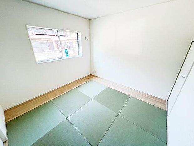 和室スペースです。畳のお部屋は寛げる空間ですね。