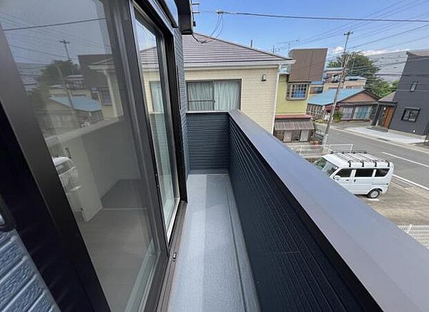 お洗濯ものを気持ち良く太陽の光で干せるのが嬉しいですね。