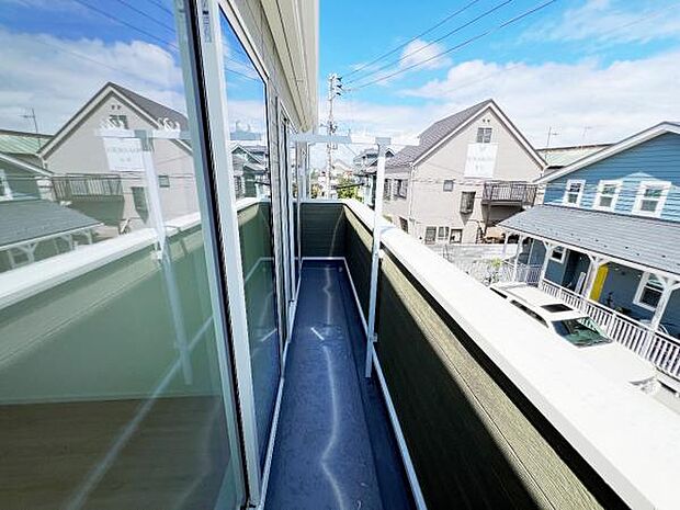 お洗濯ものを気持ち良く太陽の光で干せるのが嬉しいですね。