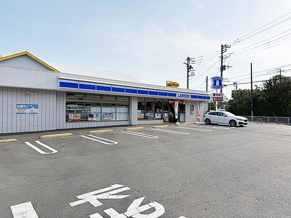ローソン 西湘大磯店まで約379m（徒歩5分）