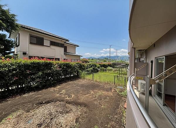 お庭スペースは、ガーデニングやお子様との外遊びなど多彩な用途でお楽しみいただけます。
