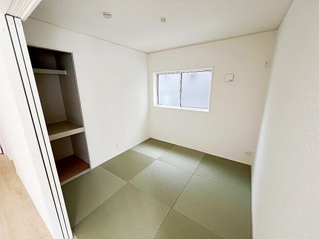 和室スペースです。畳のお部屋は寛げる空間ですね。