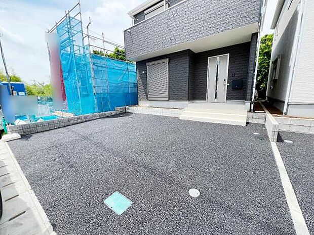 3台駐車可能なので、ご家族で複数台所有する際や来客時に役立ちます。