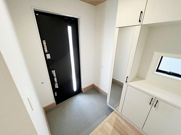 いつも気持ちよくご家族を迎えられる玄関です。