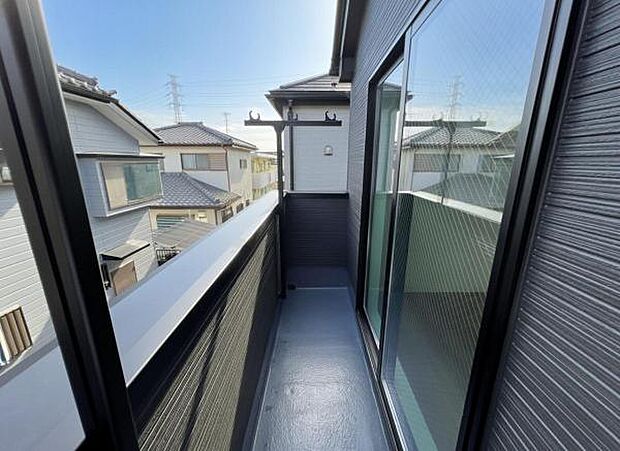 お洗濯ものを気持ち良く太陽の光で干せるのが嬉しいですね。