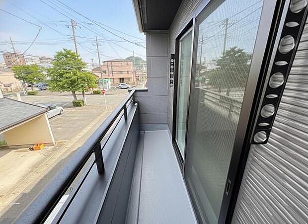 お洗濯ものを気持ち良く太陽の光で干せるのが嬉しいですね。