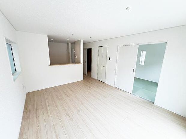 家族団らんの場所としてゆったりと居心地の良いリビングです。