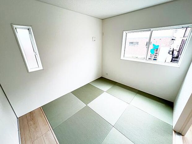 和室スペースです。畳のお部屋は寛げる空間ですね。