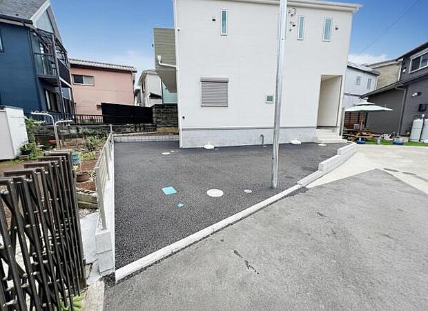 セカンドカーにも便利な駐車2台可能です。