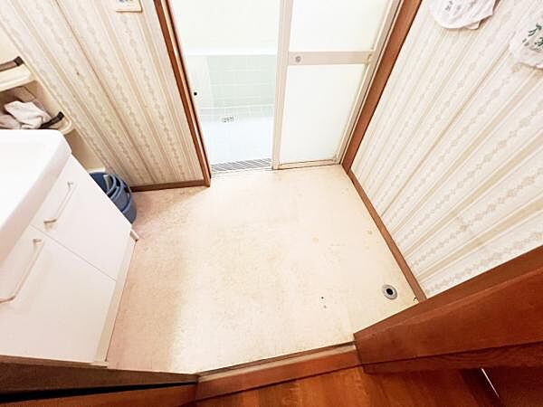 脱衣所は小さなお子様がいるご家庭にも重宝されます。