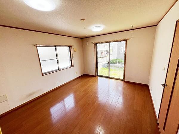 家族団らんの場所としてゆったりと居心地の良いリビングです。