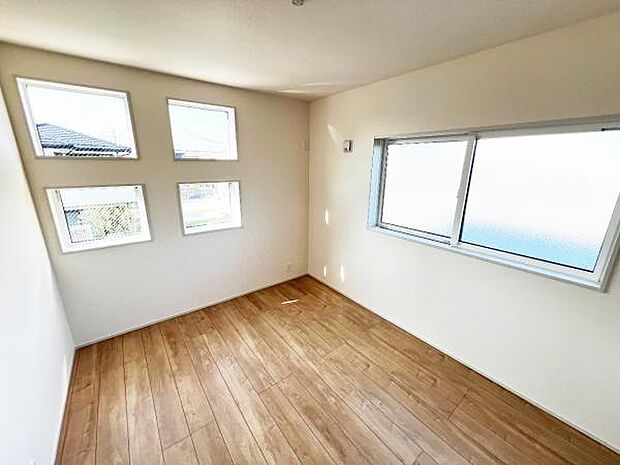 子供部屋にもちょうど良い大きさのお部屋です。