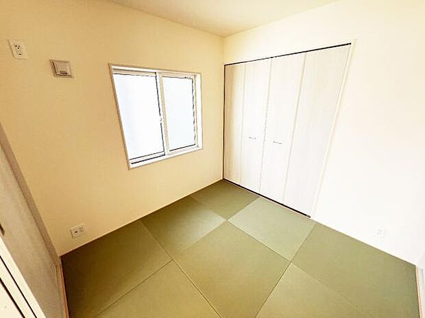 和室スペースです。畳のお部屋は寛げる空間ですね。