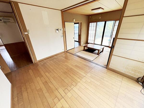 ご家族の温かい時間を演出するダイニングスペースです。