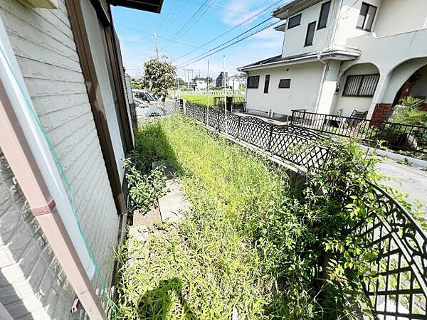 お庭スペースは、ガーデニングやお子様との外遊びなど多彩な用途でお楽しみいただけます。