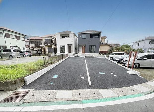 セカンドカーにも便利な駐車2台可能です。
