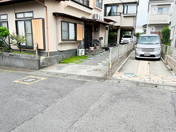お庭スペースです。趣味やご家族団らんを楽しめそうですね。