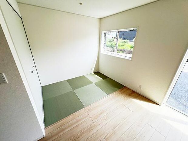 和室スペースです。畳のお部屋は寛げる空間ですね。