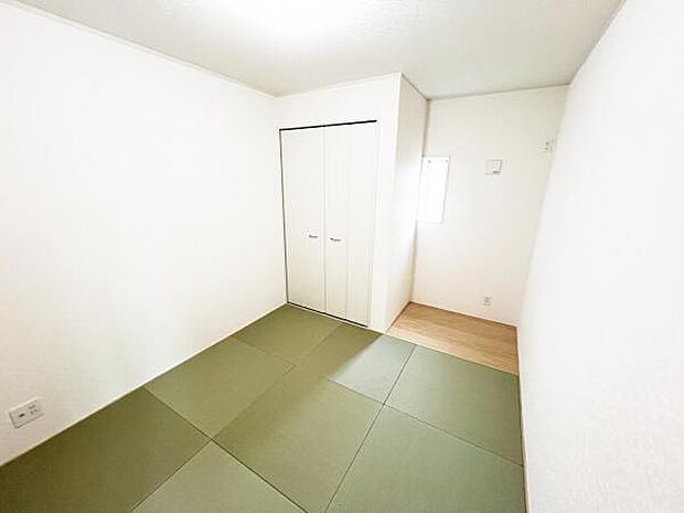 和室スペースです。畳のお部屋は寛げる空間ですね。