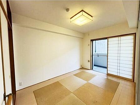 和室スペースです。畳のお部屋は寛げる空間ですね。