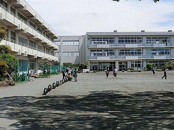 伊勢原市立大田小学校まで約700m（徒歩9分）