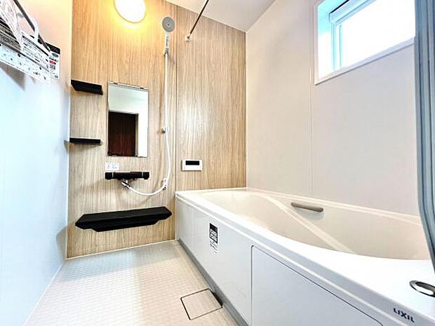 スタイリッシュな浴室で1日の疲れをゆったり癒されるのもいいですね。