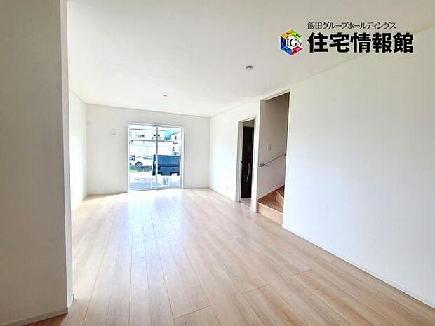 ご家族が集うLDKは約19帖の広さ、ゆったりくつろげ団らんの空間です。