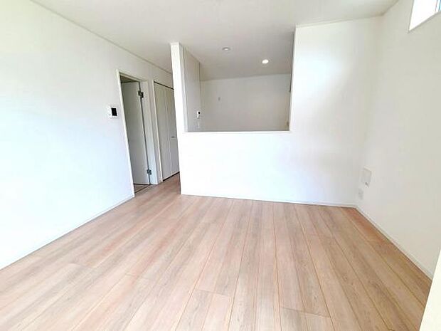 落ち着きのある雰囲気のダイニングスペースです。