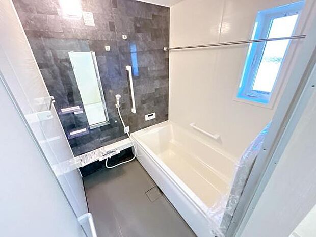 スタイリッシュな浴室で1日の疲れをゆったり癒されるのもいいですね。