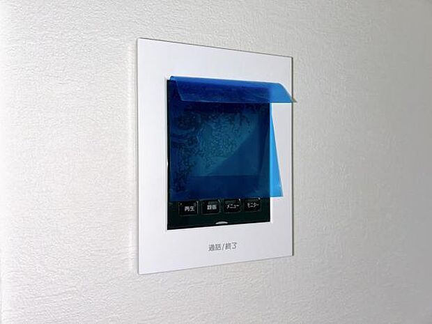 訪問者を確認できるTVモニター付きインターフォンです。