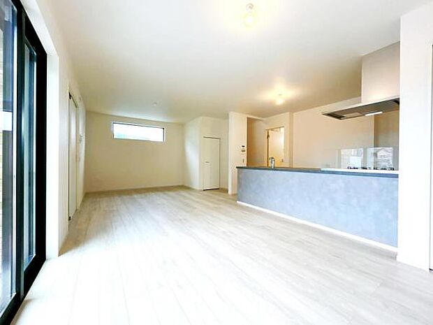 ご家族の温かい時間を演出するダイニングスペースです。