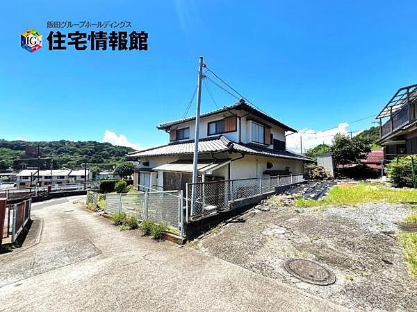 前面道路を含めた現地写真です。ぜひ周辺環境も併せてご覧ください。
