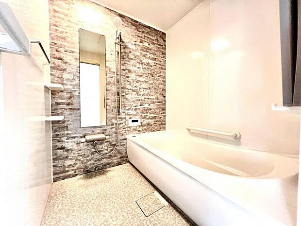 スタイリッシュな浴室で1日の疲れをゆったり癒されるのもいいですね。