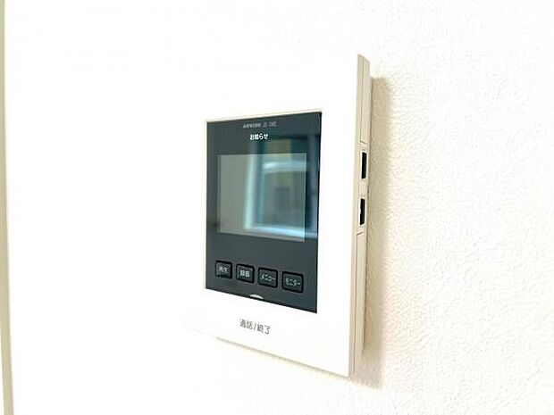 訪問者を確認できるTVモニター付きインターフォンです。
