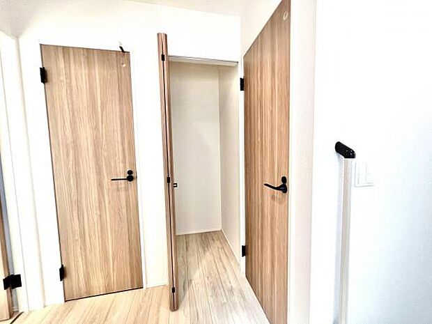 消耗品などの収納にも役立ちそうですね。