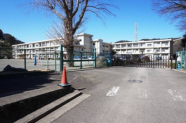 山北町立川村小学校まで約1790m（徒歩23分）