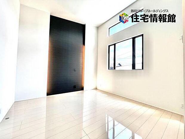 ご家族みんながゆったりくつろげる広々リビングです。