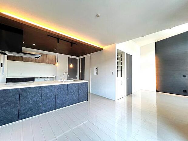 落ち着きのある雰囲気のダイニングスペースです。